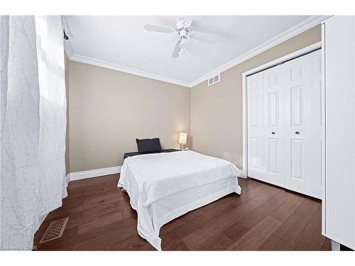 46 Novoco Drive, Hamilton, ON - Indoor Photo Showing Bedroom