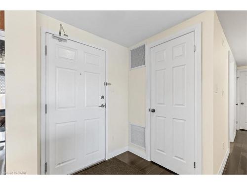 301-345 Fisher Mills Road, Cambridge, ON - Indoor Photo Showing Other Room