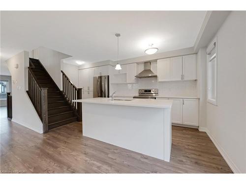 110 Ian Ormston Drive, Kitchener, ON - Indoor Photo Showing Kitchen With Upgraded Kitchen