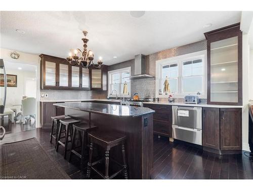 1073 N Service Road, Hamilton, ON - Indoor