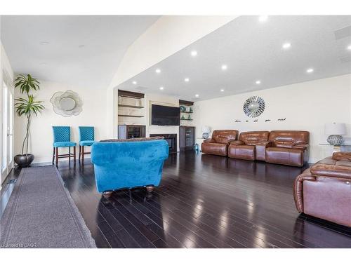 1073 N Service Road, Hamilton, ON - Indoor