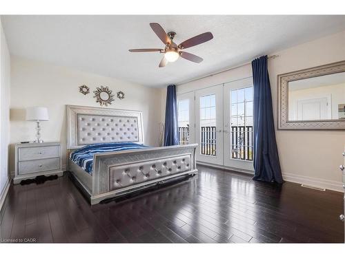 1073 N Service Road, Hamilton, ON - Indoor Photo Showing Bedroom