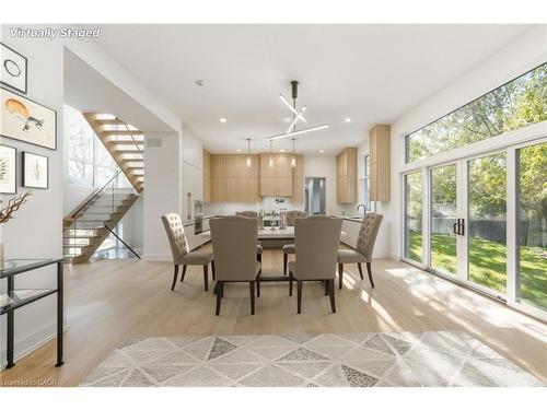 135 Secord Lane, Burlington, ON - Indoor Photo Showing Dining Room