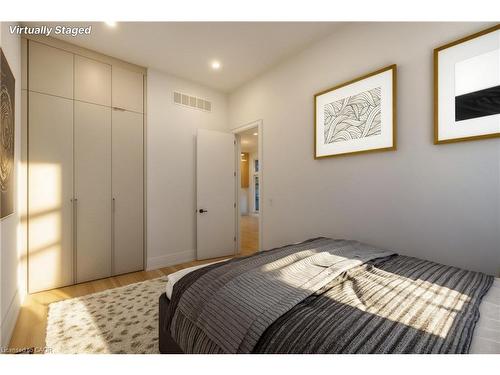 135 Secord Lane, Burlington, ON - Indoor Photo Showing Bedroom