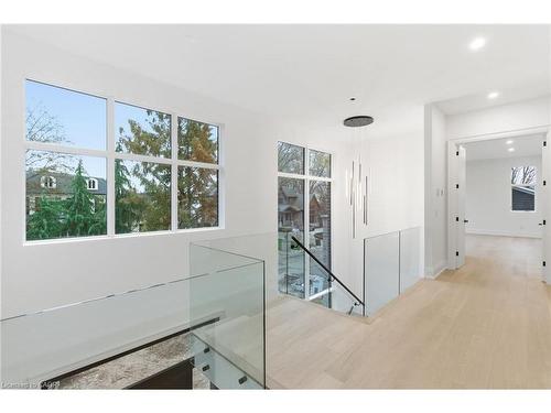 135 Secord Lane, Burlington, ON - Indoor Photo Showing Other Room