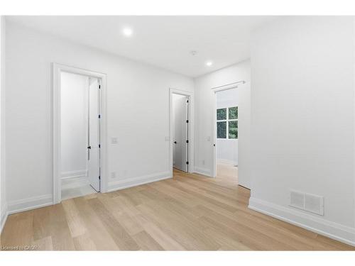 135 Secord Lane, Burlington, ON - Indoor Photo Showing Other Room