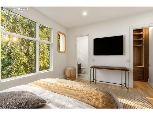 135 Secord Lane, Burlington, ON - Indoor Photo Showing Bedroom