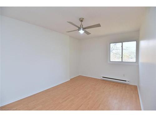 30A-1564 Garth Street, Hamilton, ON - Indoor Photo Showing Other Room