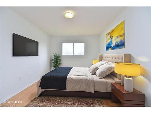 30A-1564 Garth Street, Hamilton, ON - Indoor Photo Showing Bedroom