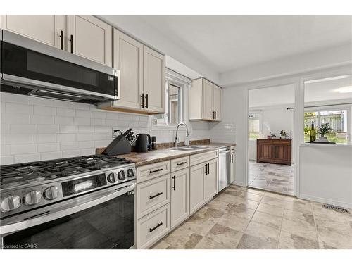 36 Angela Crescent, Cambridge, ON - Indoor Photo Showing Kitchen With Double Sink With Upgraded Kitchen