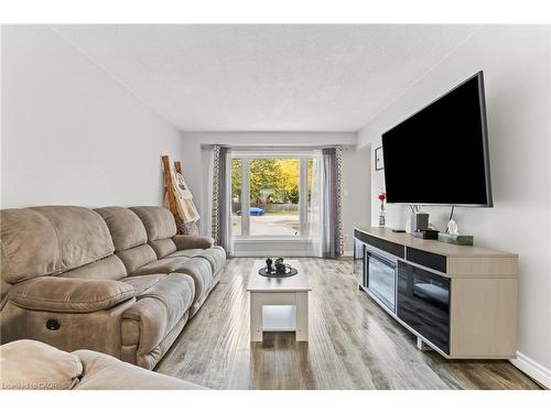 36 Angela Crescent, Cambridge, ON - Indoor Photo Showing Living Room
