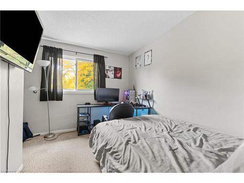 36 Angela Crescent, Cambridge, ON - Indoor Photo Showing Bedroom