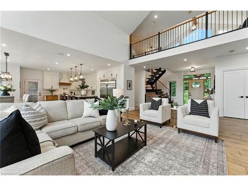 7381 Sideroad 4, Centre Wellington, ON - Indoor Photo Showing Living Room
