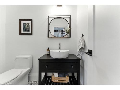 7381 Sideroad 4, Centre Wellington, ON - Indoor Photo Showing Bathroom