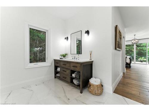 7381 Sideroad 4, Centre Wellington, ON - Indoor Photo Showing Other Room