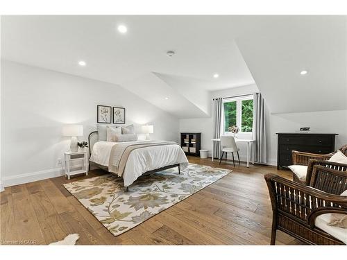 7381 Sideroad 4, Centre Wellington, ON - Indoor Photo Showing Bedroom