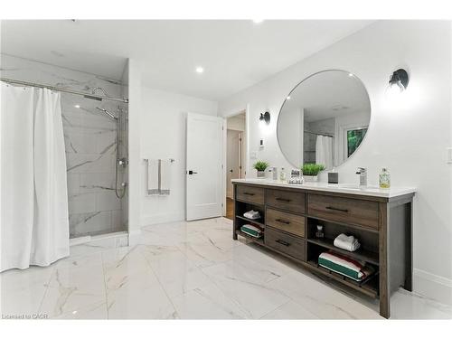 7381 Sideroad 4, Centre Wellington, ON - Indoor Photo Showing Bathroom