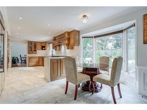 28 Stonegate Drive, Hamilton, ON - Indoor Photo Showing Dining Room