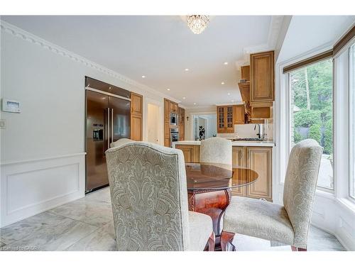 28 Stonegate Drive, Hamilton, ON - Indoor Photo Showing Dining Room
