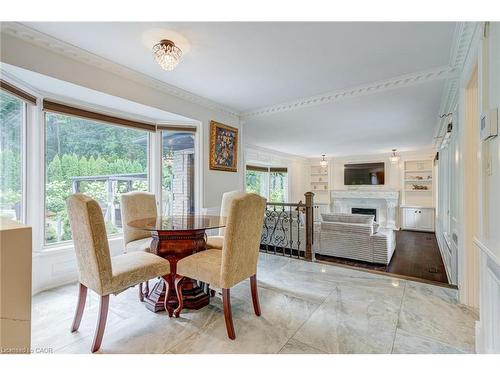 28 Stonegate Drive, Hamilton, ON - Indoor Photo Showing Dining Room