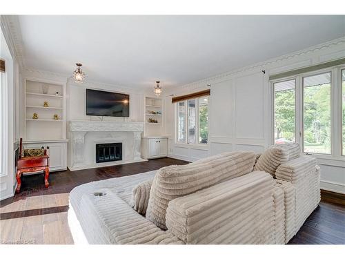28 Stonegate Drive, Hamilton, ON - Indoor With Fireplace