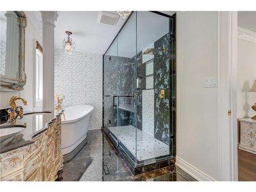 28 Stonegate Drive, Hamilton, ON - Indoor Photo Showing Bathroom
