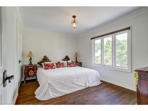 28 Stonegate Drive, Hamilton, ON - Indoor Photo Showing Bedroom