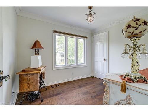 28 Stonegate Drive, Hamilton, ON - Indoor Photo Showing Other Room