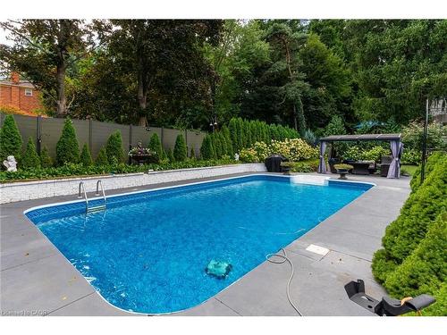 28 Stonegate Drive, Hamilton, ON - Outdoor With In Ground Pool With Deck Patio Veranda With Backyard