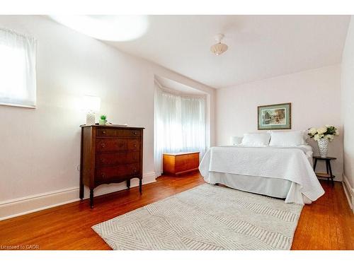 86 Dromore Crescent, Hamilton, ON - Indoor Photo Showing Bedroom