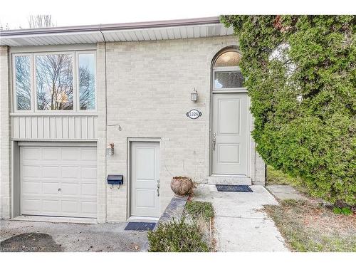 1324 Consort Crescent, Burlington, ON - Outdoor With Exterior