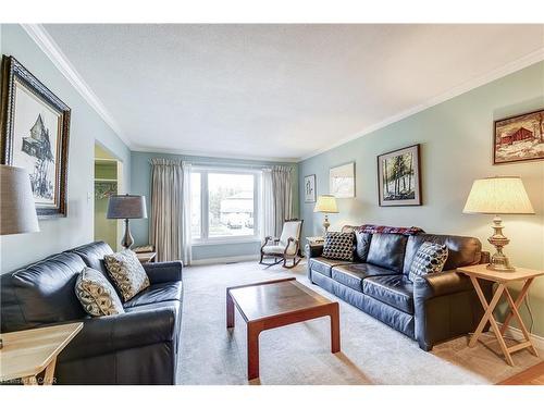 1324 Consort Crescent, Burlington, ON - Indoor Photo Showing Living Room