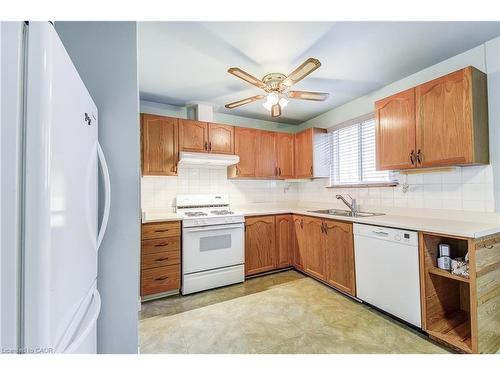 1324 Consort Crescent, Burlington, ON - Indoor Photo Showing Kitchen With Double Sink