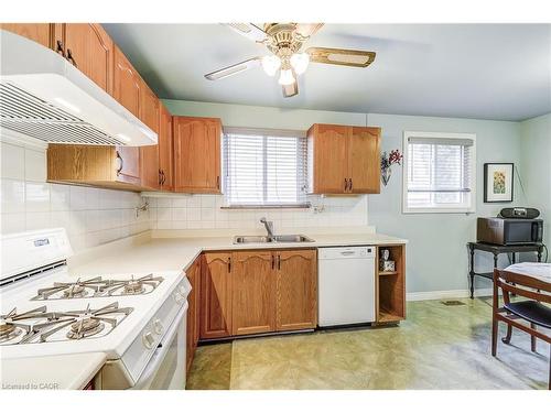 1324 Consort Crescent, Burlington, ON - Indoor Photo Showing Kitchen With Double Sink