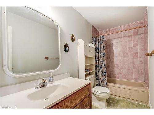 1324 Consort Crescent, Burlington, ON - Indoor Photo Showing Bathroom