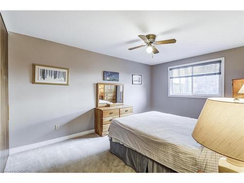 1324 Consort Crescent, Burlington, ON - Indoor Photo Showing Bedroom