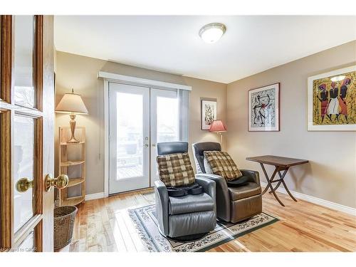 1324 Consort Crescent, Burlington, ON - Indoor