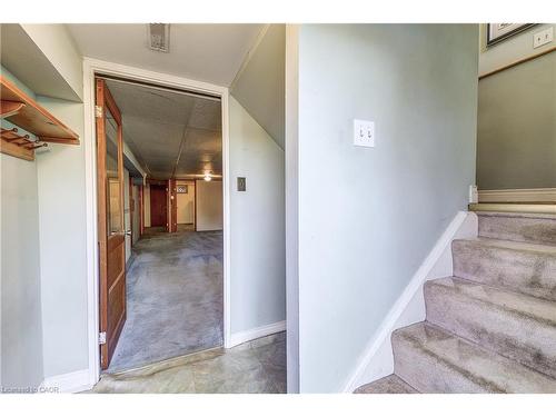 1324 Consort Crescent, Burlington, ON - Indoor Photo Showing Other Room
