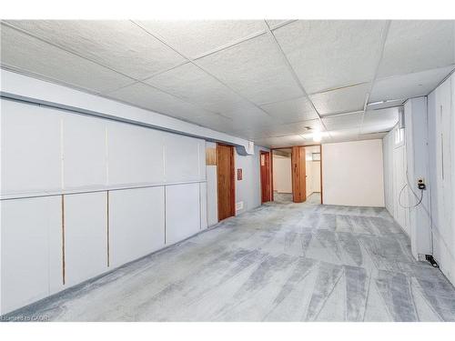 1324 Consort Crescent, Burlington, ON - Indoor Photo Showing Other Room