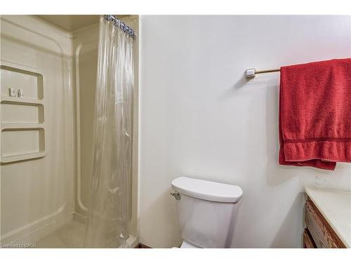 1324 Consort Crescent, Burlington, ON - Indoor Photo Showing Bathroom