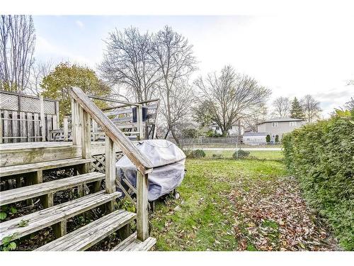 1324 Consort Crescent, Burlington, ON - Outdoor