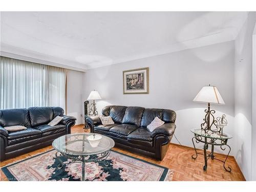 75 President Drive, Stoney Creek, ON - Indoor Photo Showing Living Room