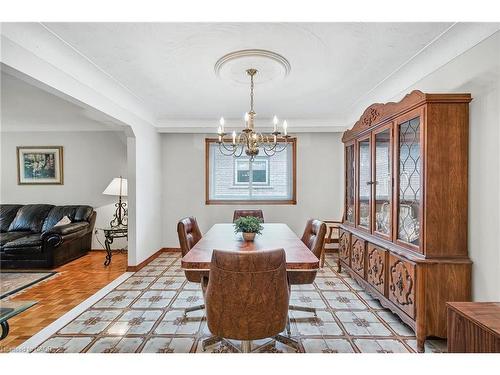 75 President Drive, Stoney Creek, ON - Indoor Photo Showing Dining Room