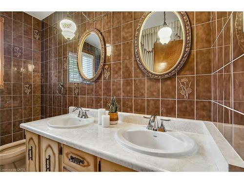 75 President Drive, Stoney Creek, ON - Indoor Photo Showing Bathroom