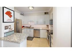 904-212 Kerr Street  Oakville, ON L6K 3B1