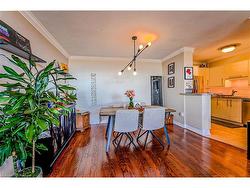 904-212 Kerr Street  Oakville, ON L6K 3B1