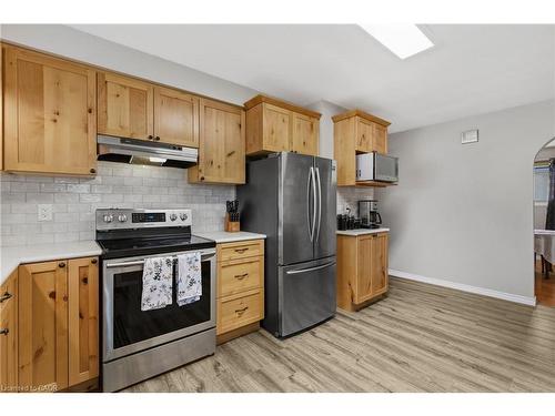 68 Hixon Road, Hamilton, ON - Indoor Photo Showing Kitchen