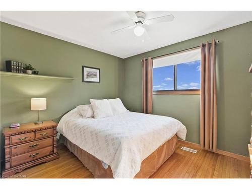 68 Hixon Road, Hamilton, ON - Indoor Photo Showing Bedroom