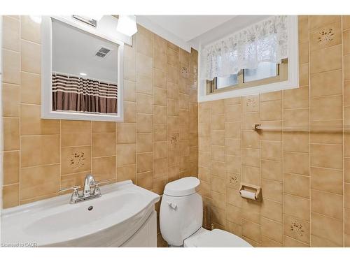 68 Hixon Road, Hamilton, ON - Indoor Photo Showing Bathroom