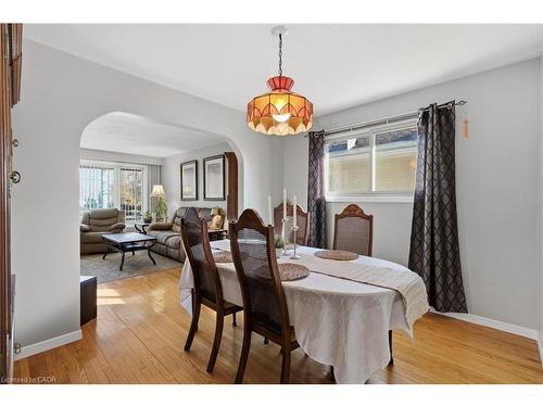 68 Hixon Road, Hamilton, ON - Indoor Photo Showing Dining Room
